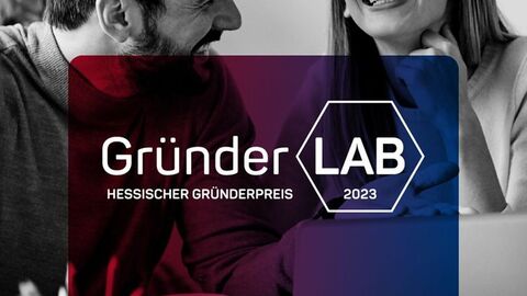 Veranstaltungsbanner zeigt zwei fröhlich unterhaltende Menschen